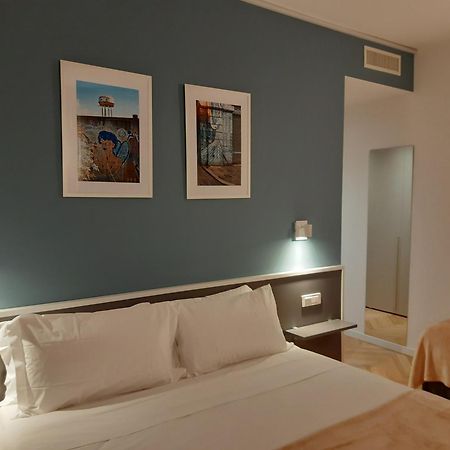 Mako Suites - Centro E Stazione Монца Екстер'єр фото