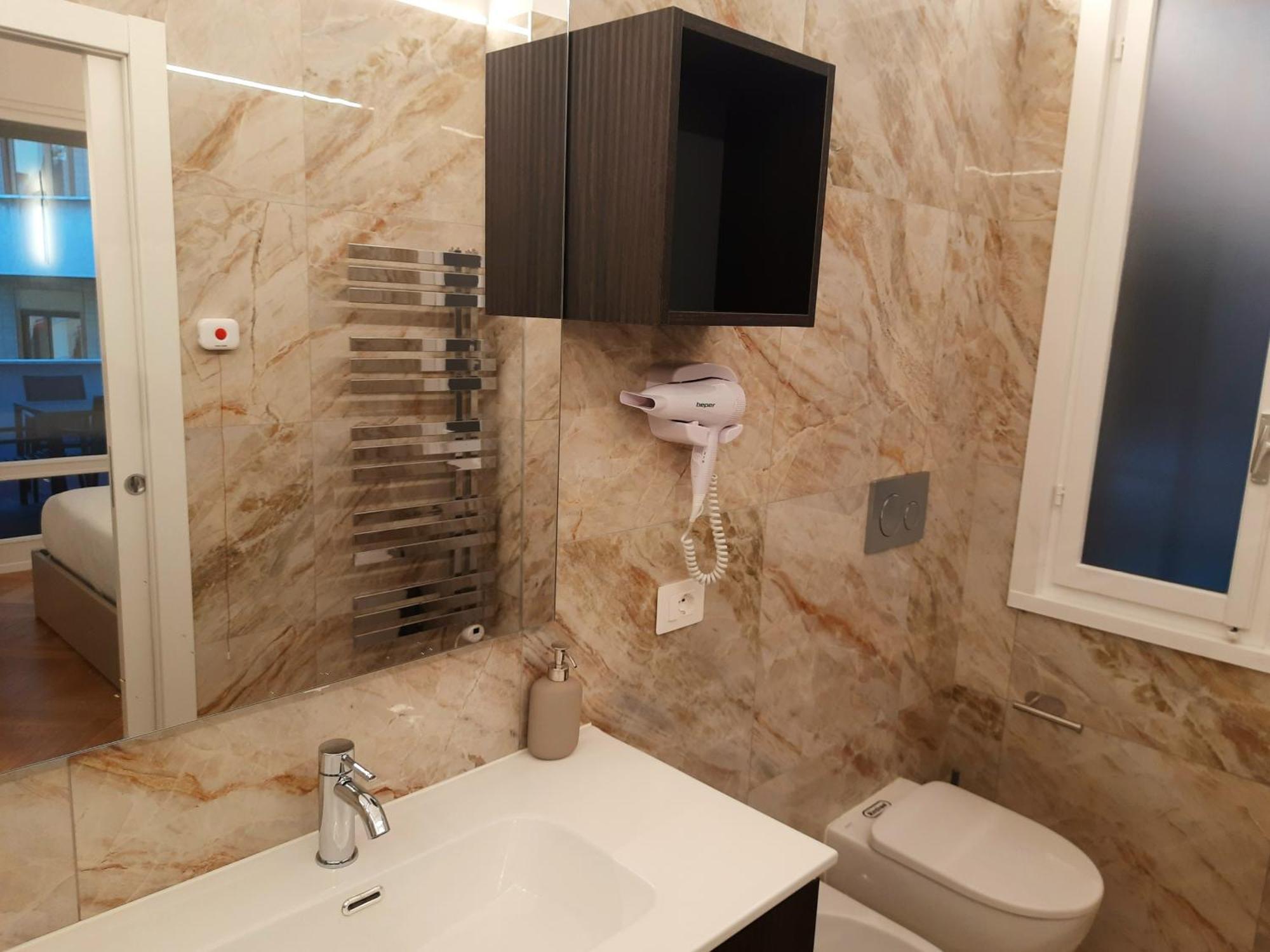 Mako Suites - Centro E Stazione Монца Номер фото