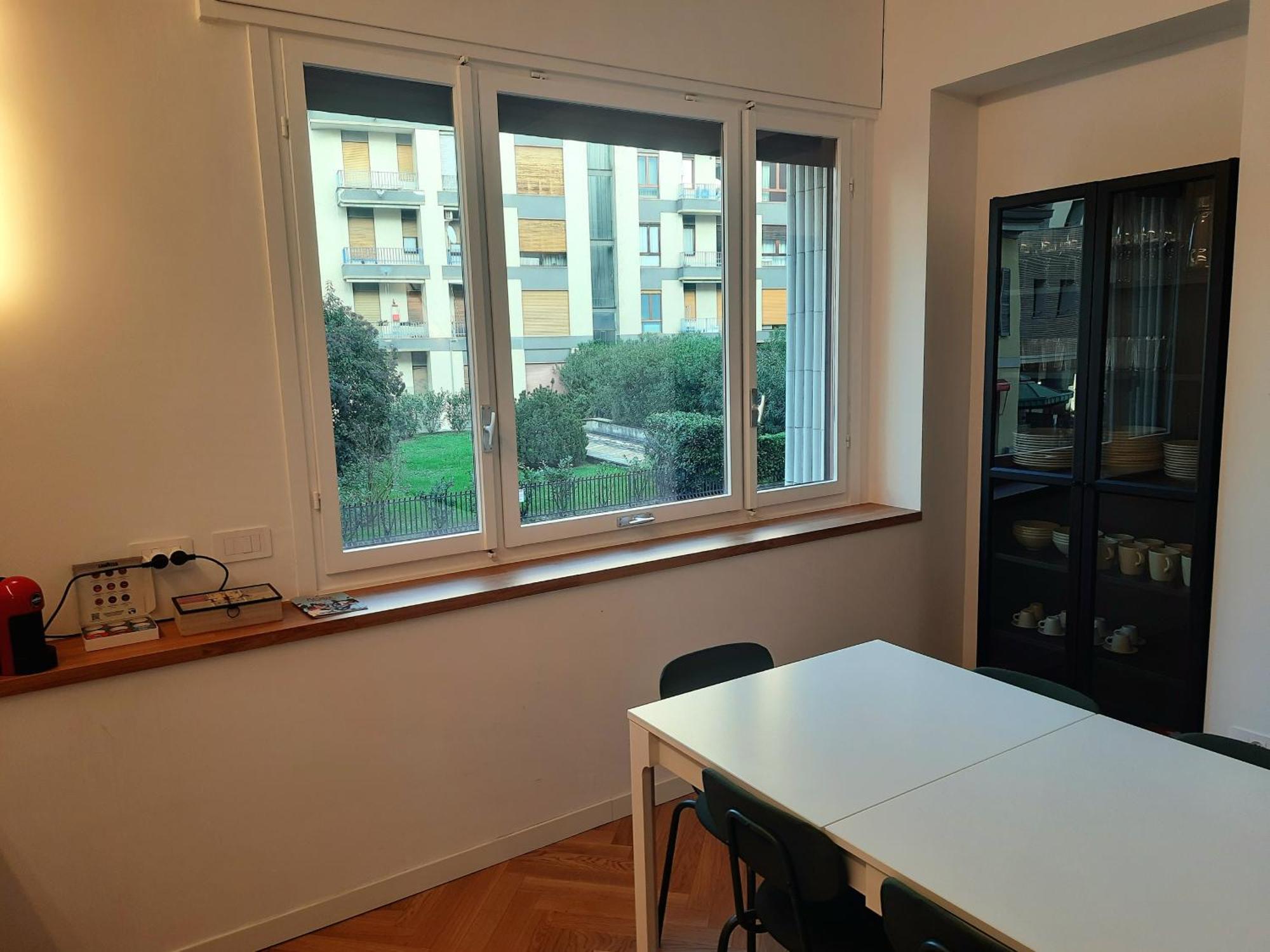 Mako Suites - Centro E Stazione Монца Екстер'єр фото