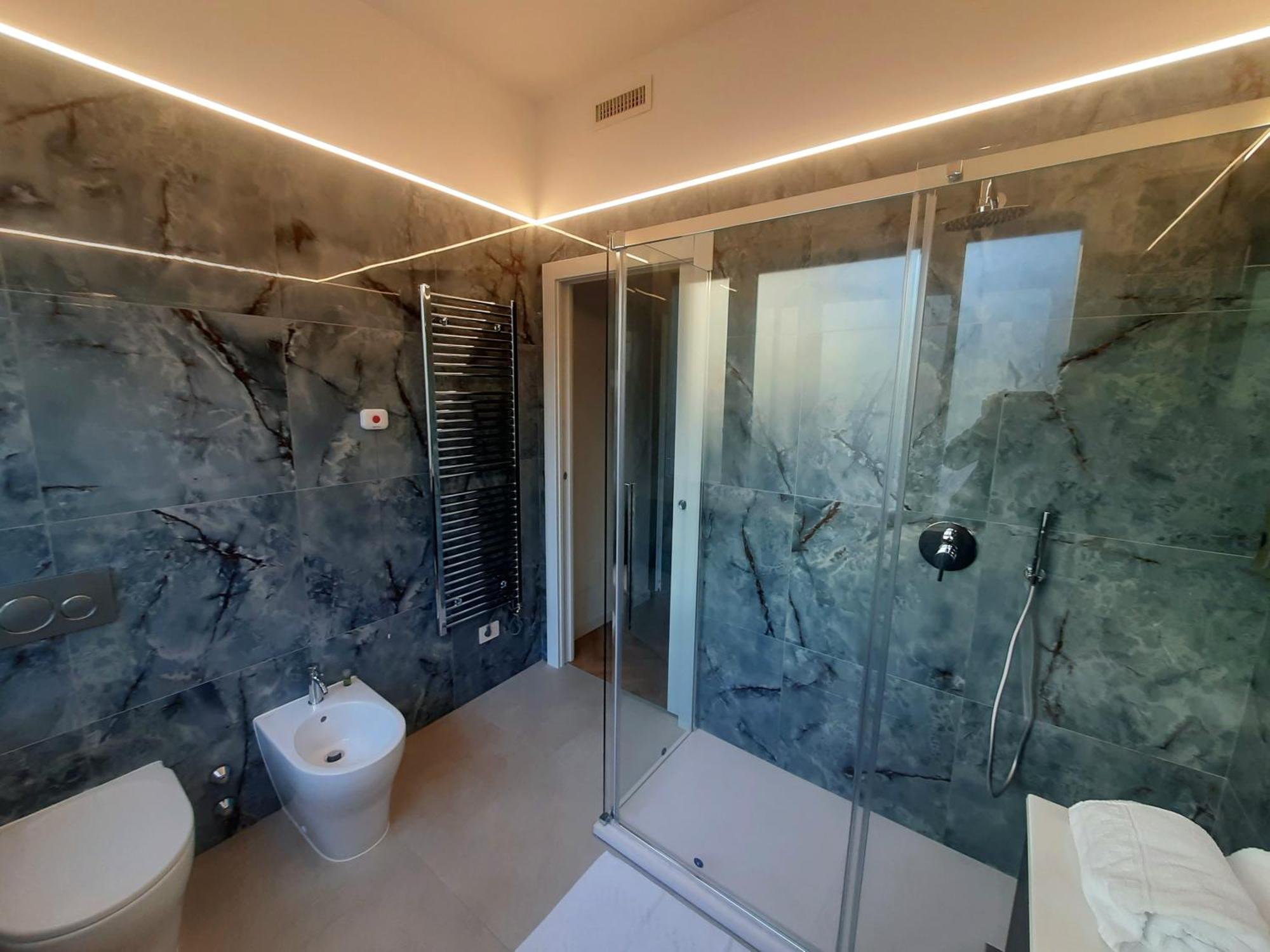 Mako Suites - Centro E Stazione Монца Екстер'єр фото
