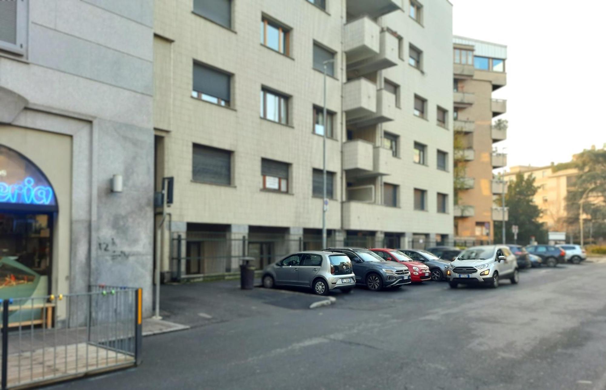 Mako Suites - Centro E Stazione Монца Екстер'єр фото